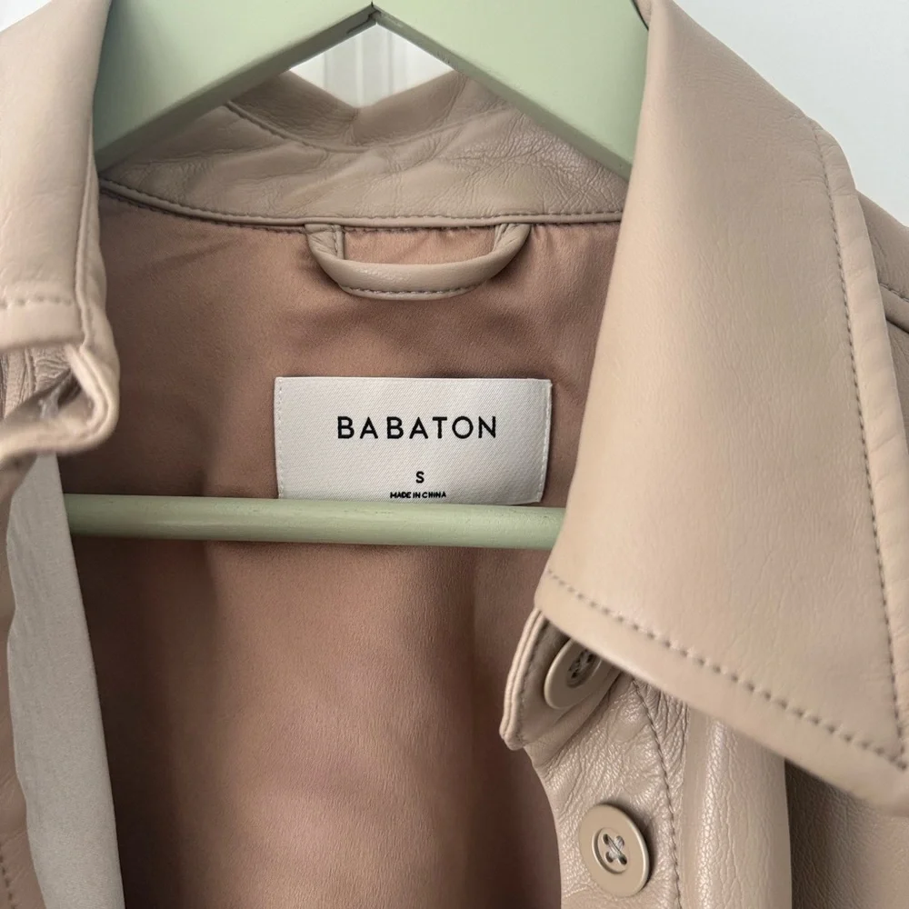 Aritzia Babaton Pelli Shirt Jacket Small in color Fluent Taupe - Picture 3 of 7